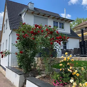 Rosenchalet Ferienhaus