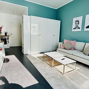 skyview-studio-apartments-at-berlin-kreuzberg-mitte.find-berlin-hotels.com/